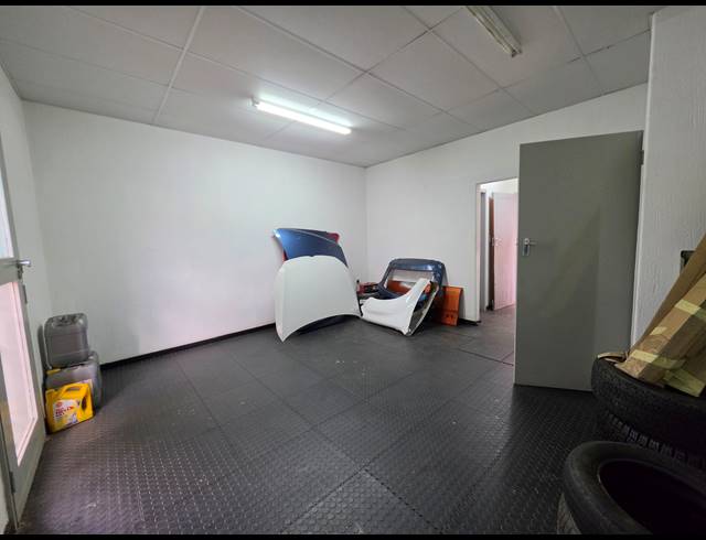 440M² WAREHOUSE TO LET IN WADEVILLE